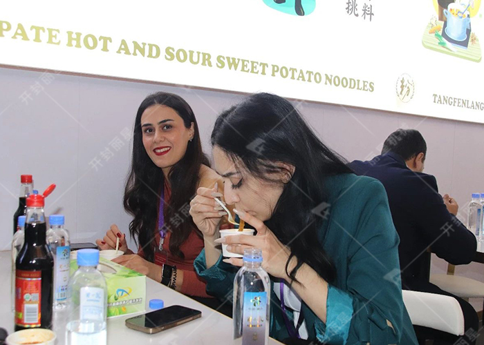 跨越山海，共話未來—?dú)g迎外國友人來訪參觀