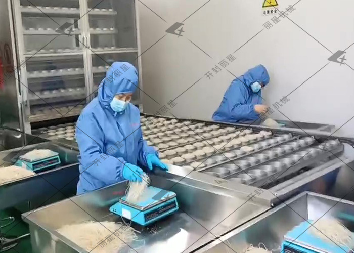 走進(jìn)河北客戶場(chǎng)地，見證麗星酸辣粉生產(chǎn)線試機(jī)運(yùn)行