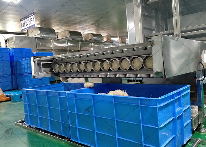 封閉式環(huán)境的方便粉絲機，全年穩(wěn)定生產(chǎn)不停歇