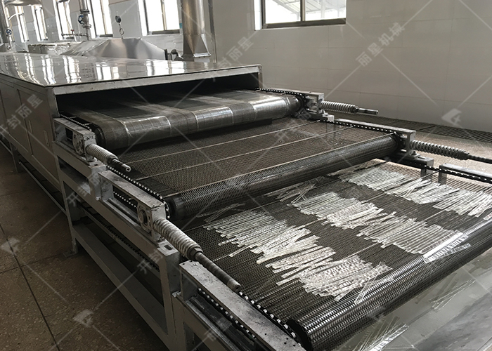 東北大拉皮生產(chǎn)不用愁，麗星粉皮機來助力