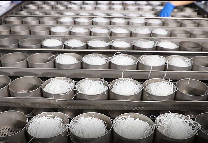 新手必讀：如何選擇適合自己的粉餅生產(chǎn)設(shè)備？